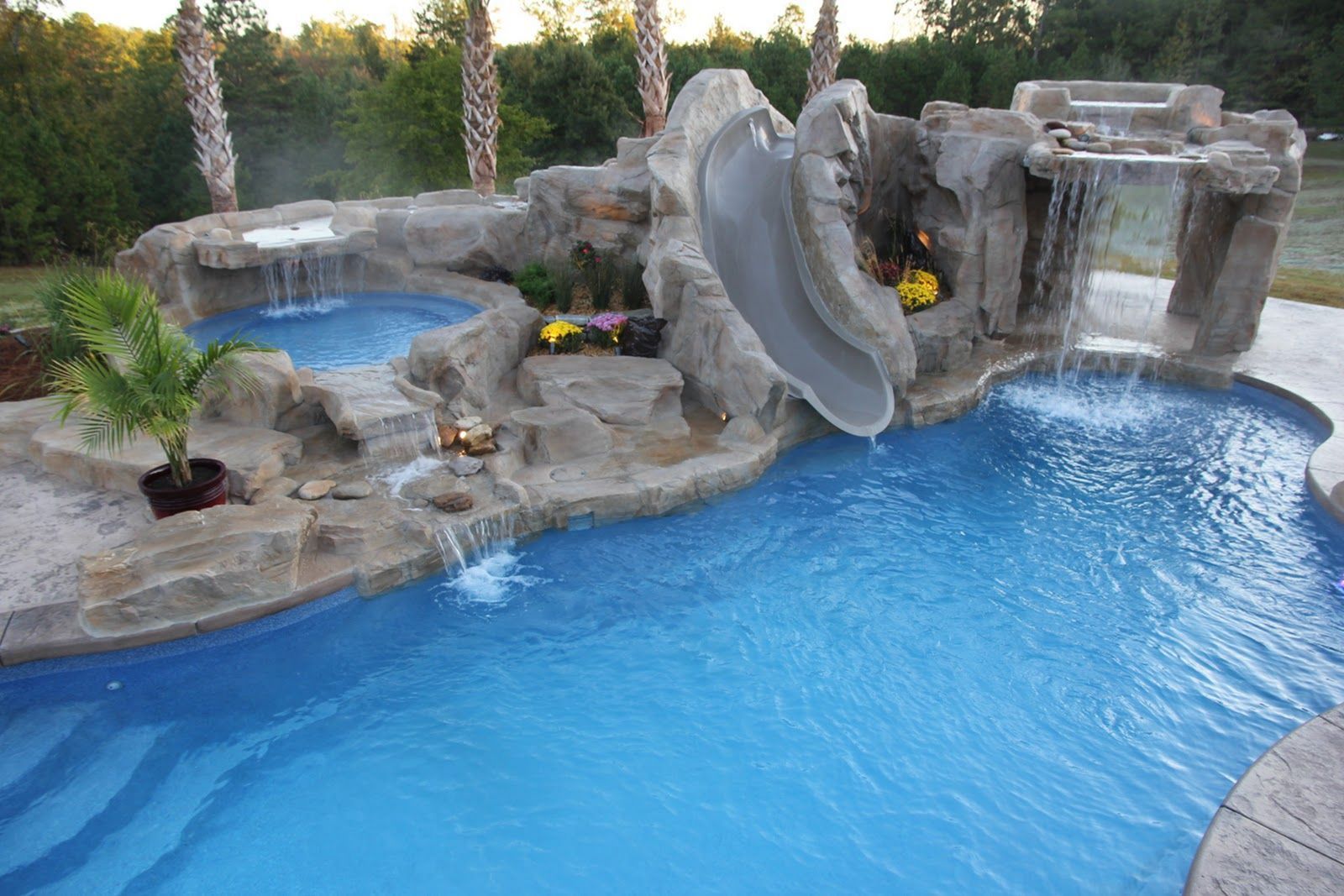 Luxury Backyard Pool Ideas 38