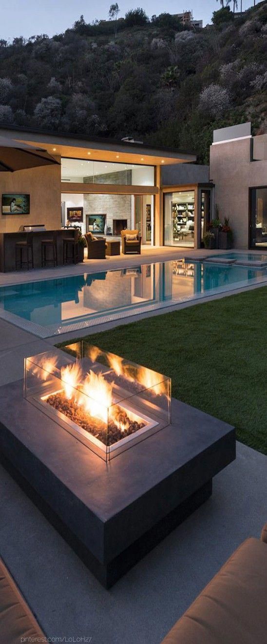 Luxury Backyard Pool Ideas 44