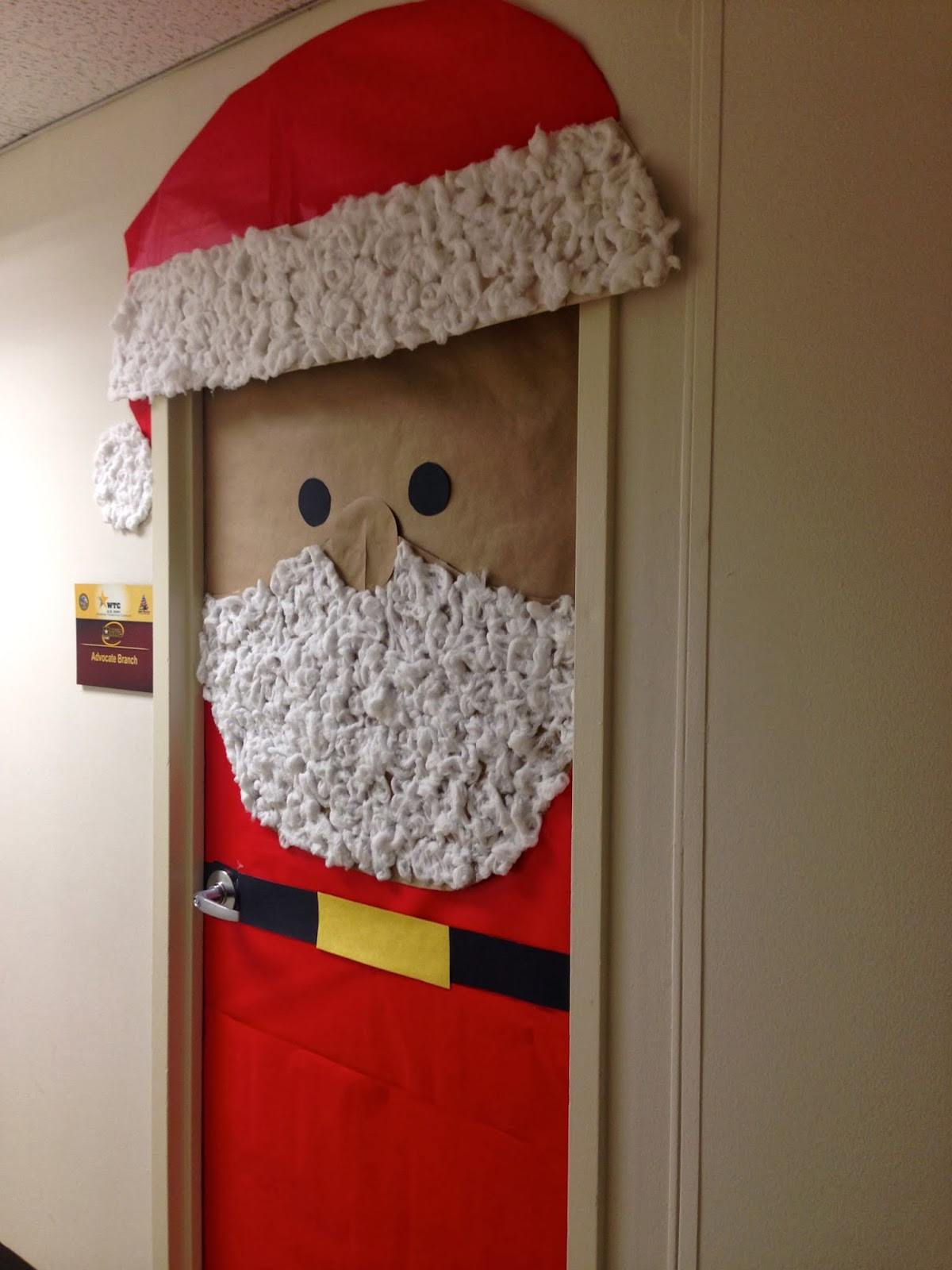 Door ornament Ideas Fabulous Army Life Holiday Door Decorating Contest