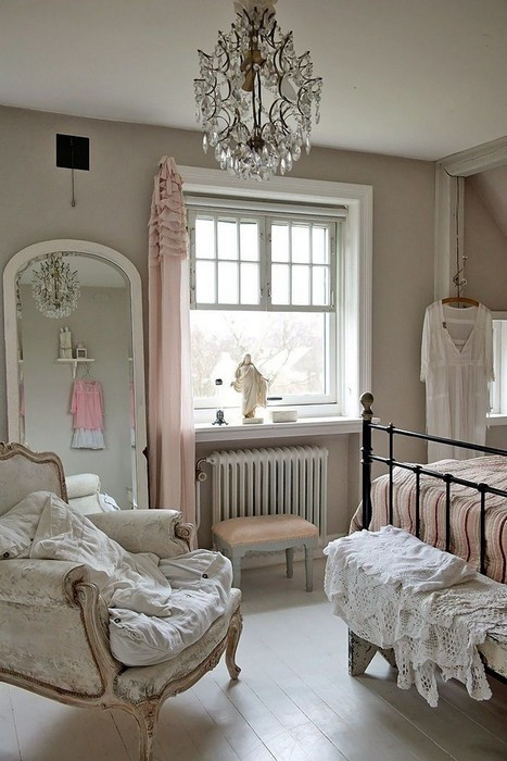 Excellent Bedrooms with Vintage touch 24 French Style Bedrooms Messagenote