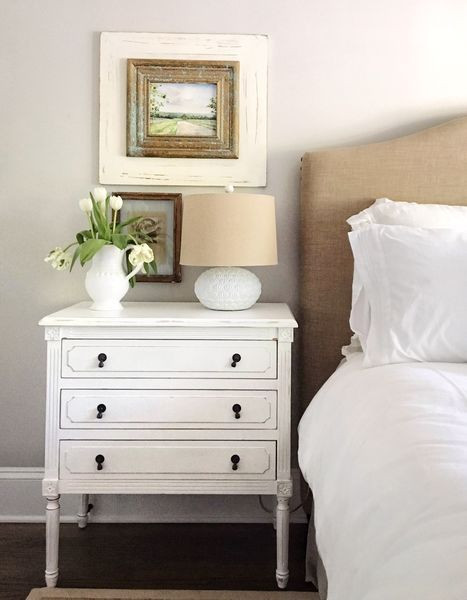 Dark Wood Bedroom Furniture Linen Headboard White Bedding Small Bedside Lamp